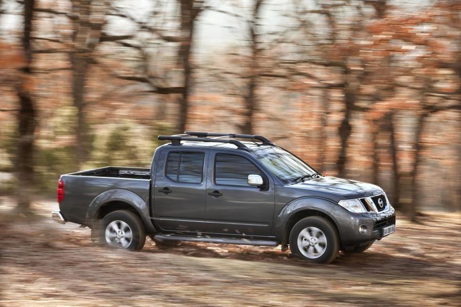  Nissan Navara 2011 года  (фото 17 из 20)